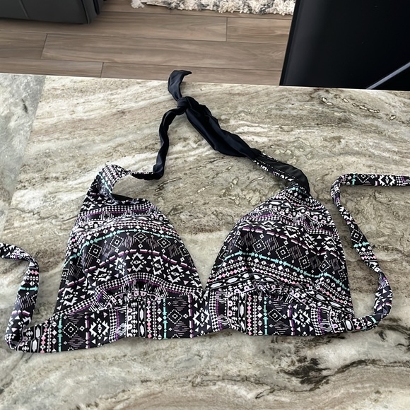 Bathing suit/ Halter top with shorts. - Picture 2 of 5